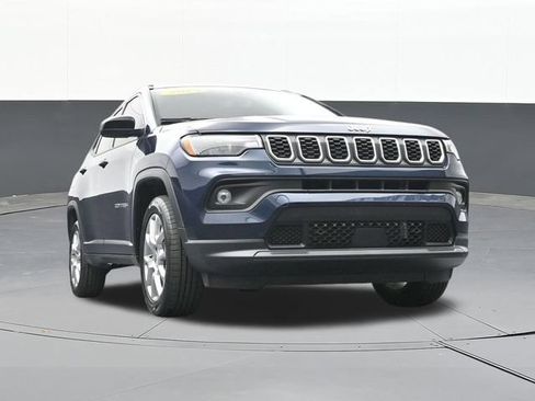 Used 2024 Jeep Compass Latitude AWD/4WD image 52
