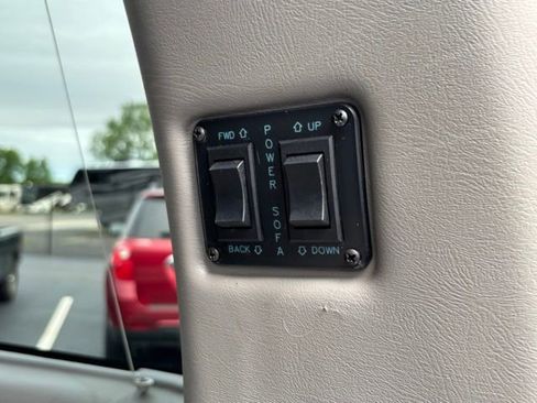 Used 2020 GMC Savana 2500 Extended w/ Enhanced Convenience Package RWD image 11