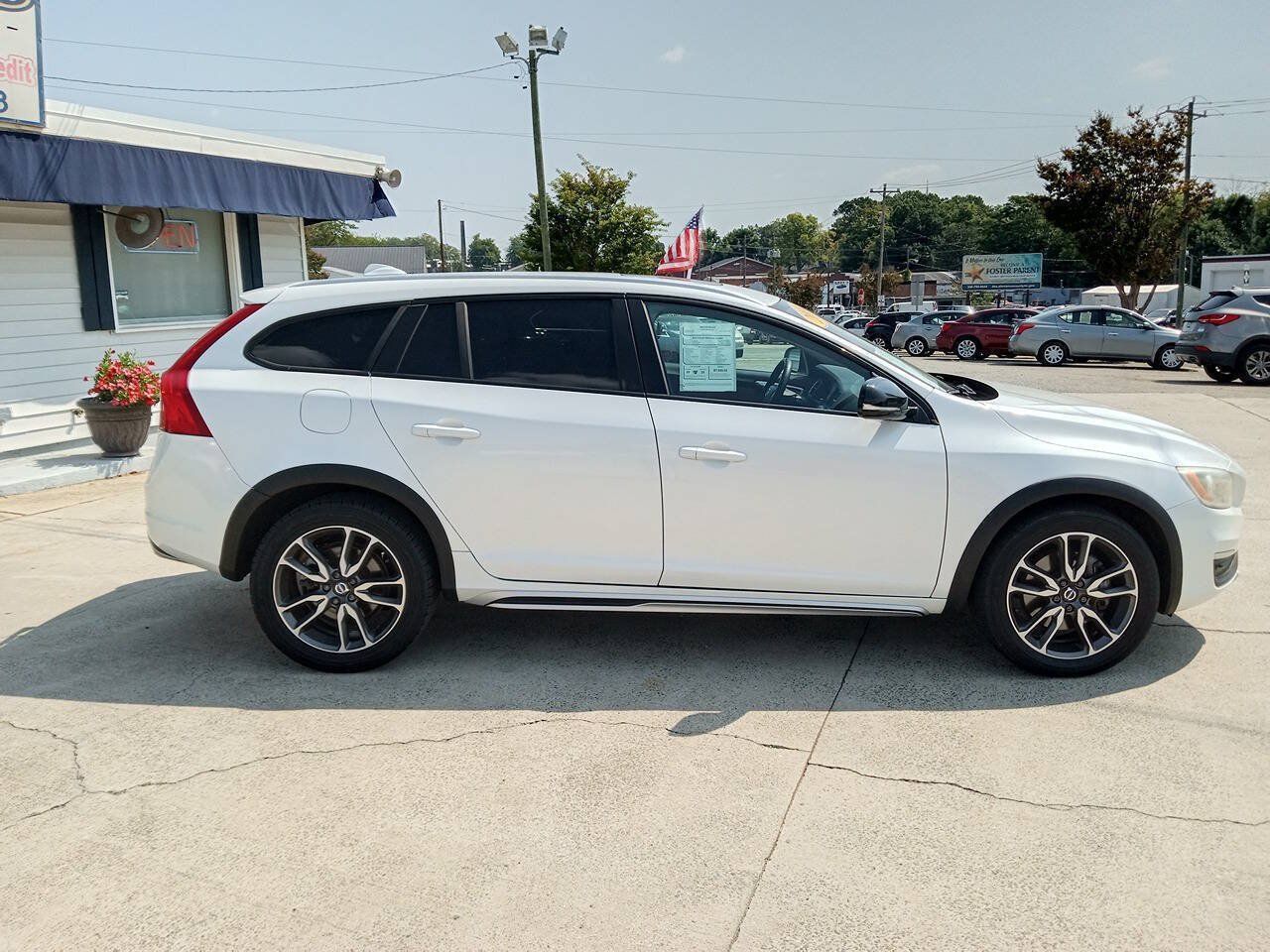 Used 2015 Volvo V60 T5 Cross Country w/ Protection Package AWD/4WD image 4