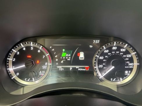Used 2025 Toyota Highlander LE AWD/4WD image 12