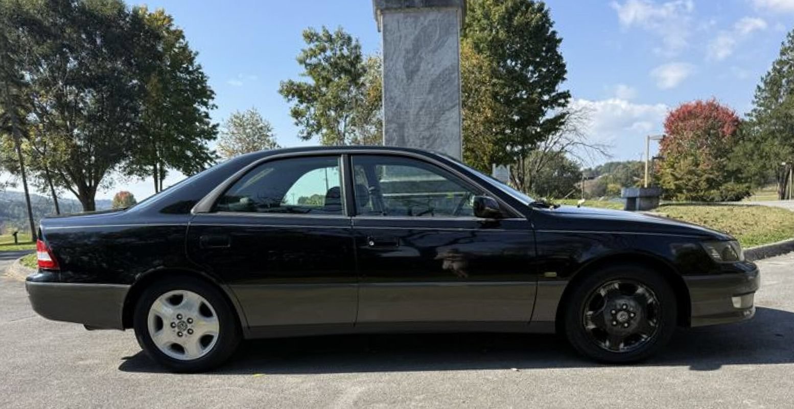 Used 2001 Lexus ES 330 FWD image 6