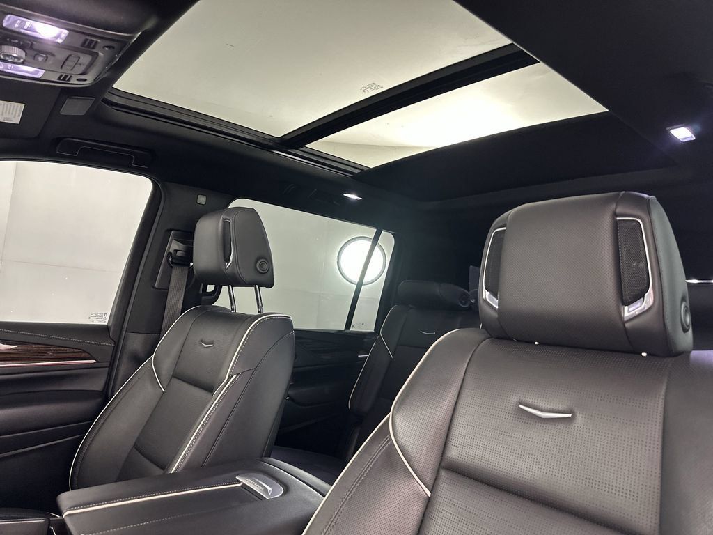 Used 2023 Cadillac Escalade ESV Premium Luxury w/ LPO, Floor Liner Package AWD/4WD image 22