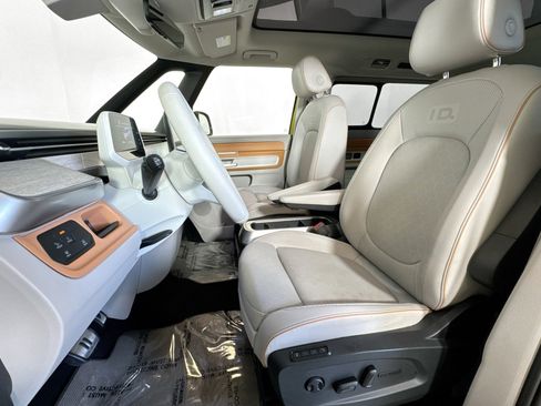 Used 2025 Volkswagen ID. Buzz 1st Edition image 19