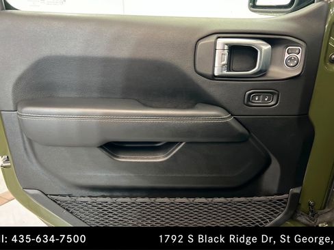 Used 2022 Jeep Wrangler Unlimited Sahara w/ Cold Weather Group image 14