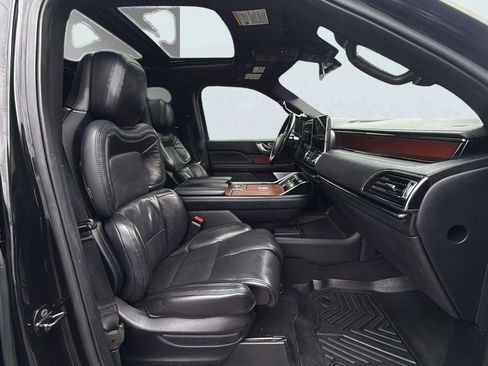 Used 2020 Lincoln Navigator Reserve AWD/4WD image 18