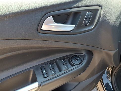 Used 2018 Ford Escape SE FWD image 11