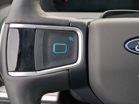 Used 2025 Ford Expedition Active image 23