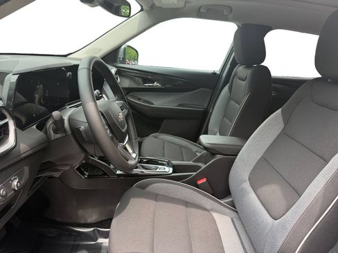 Used 2026 Chevrolet TrailBlazer LT w/ Convenience Package AWD/4WD image 9