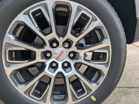 New 2026 GMC Yukon Denali w/ Sun & Power Step Package AWD/4WD image 6