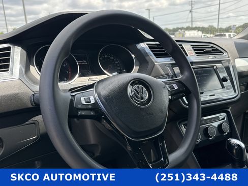 Used 2020 Volkswagen Tiguan S image 19