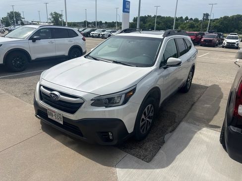 Used 2021 Subaru Outback Premium AWD/4WD image 2