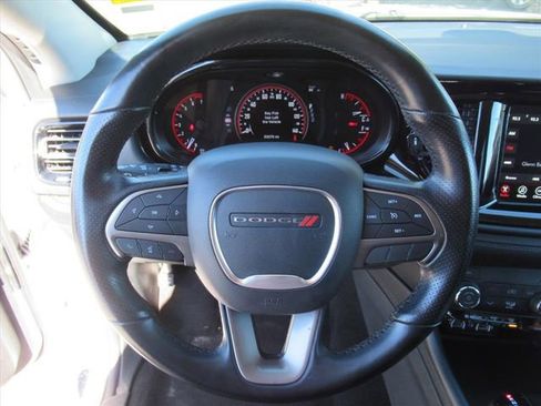 Used 2022 Dodge Durango SXT image 16