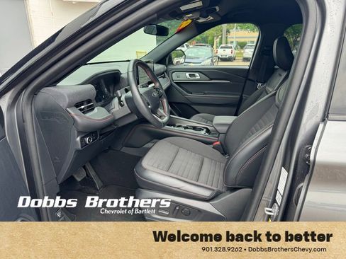 Used 2025 Ford Explorer ST-Line w/ ST-Line Street Pack AWD/4WD image 9