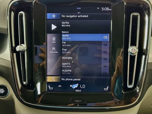 Used 2020 Volvo XC40 T5 Momentum w/ Protection Package Premier AWD/4WD image 15