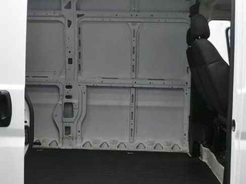Used 2024 RAM ProMaster 2500 w/ Convenience Group FWD image 12
