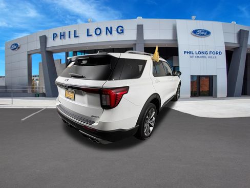 Certified 2025 Ford Explorer Platinum w/ Ultimate Package AWD/4WD image 5