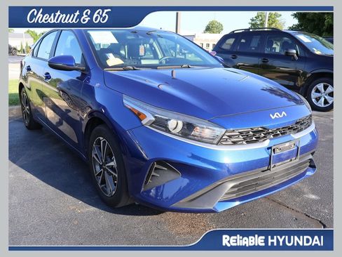 Used 2023 Kia Forte LXS w/ LXS Technology Package FWD image 1
