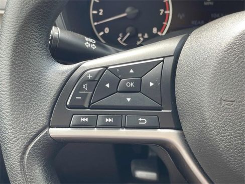 Used 2023 Nissan Altima 2.5 SV image 12