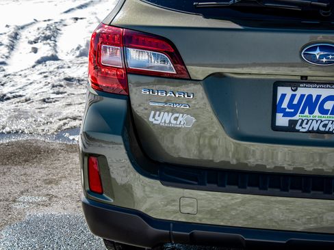 Used 2017 Subaru Outback 2.5i Premium image 9