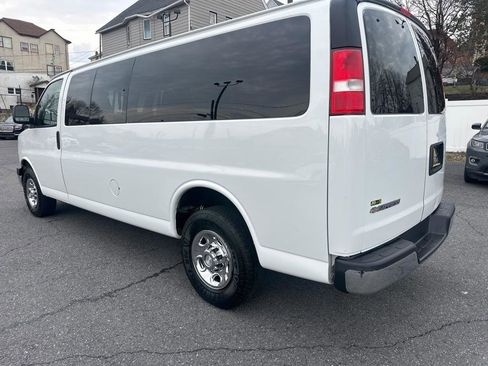 Used 2017 Chevrolet Express 3500 LT w/ LT Preferred Equipment Group RWD image 5
