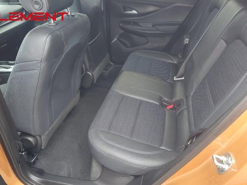 Used 2024 Buick Envista Preferred w/ Advanced Safety Package image 9