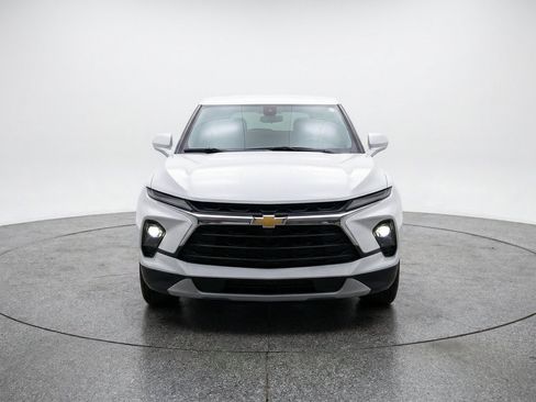 Used 2025 Chevrolet Blazer LT FWD image 2