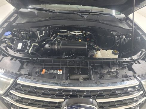 Used 2021 Ford Explorer XLT w/ Equipment Group 202A AWD/4WD image 30