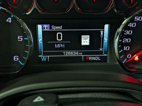 Used 2018 GMC Yukon SLT w/ Premium Edition AWD/4WD image 24