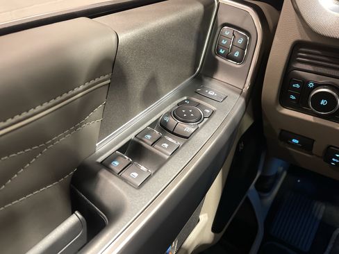 Used 2025 Ford F450 Platinum w/ Platinum Plus Package image 23