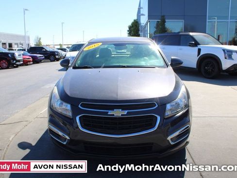 Used 2015 Chevrolet Cruze LT image 2