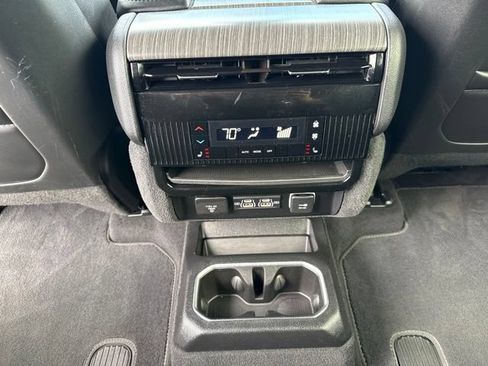 Used 2024 Jeep Wagoneer Series II AWD/4WD image 22