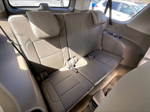 Used 2017 GMC Yukon XL SLT w/ Premium Edition image 40