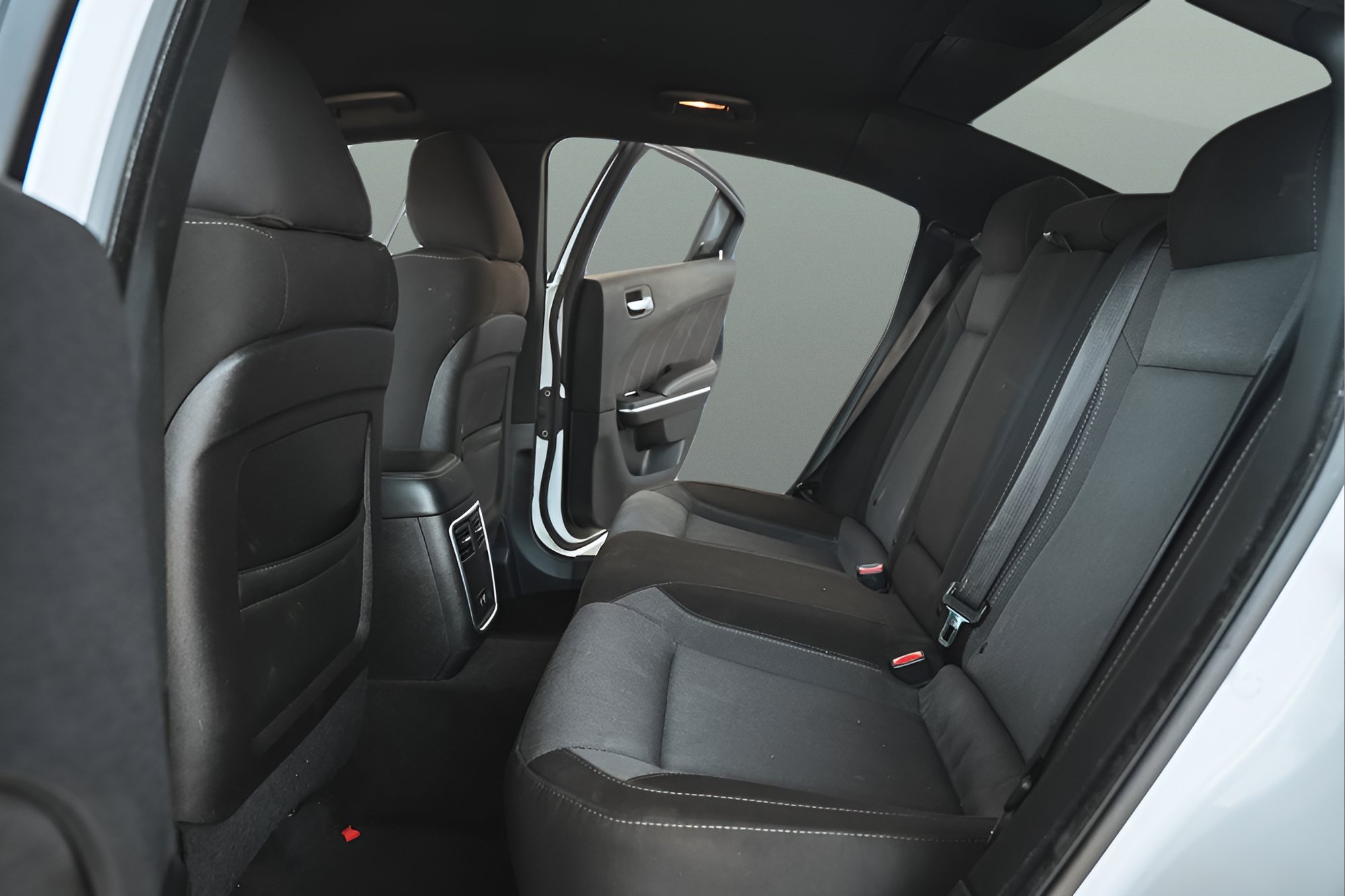 Used 2018 Dodge Charger R/T RWD image 13