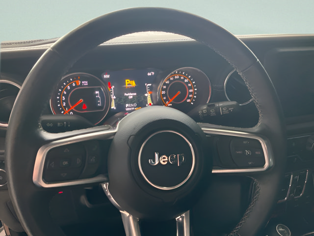 Used 2018 Jeep Wrangler Unlimited Sahara AWD/4WD image 11