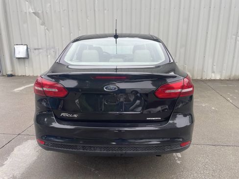 Used 2015 Ford Focus SE image 4