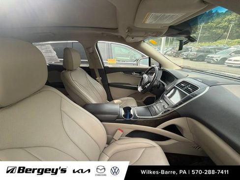 Used 2020 Lincoln Nautilus Reserve AWD/4WD image 15