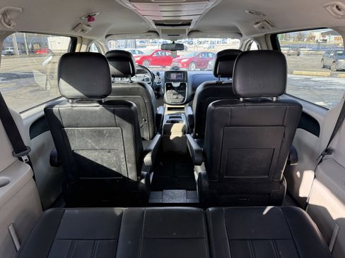 Used 2012 Chrysler Town & Country Touring w/ Entertainment Group #1 image 22