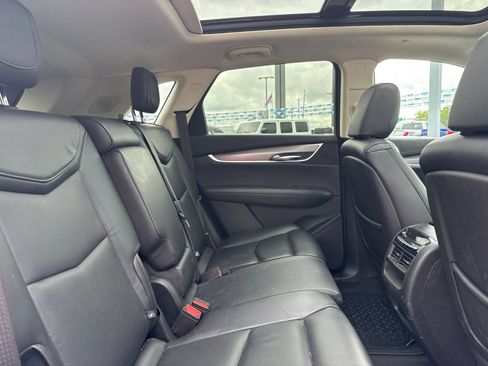 Used 2019 Cadillac XT5 Premium Luxury FWD image 8