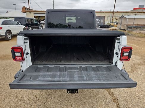 Used 2020 Jeep Gladiator Rubicon w/ Safety Group AWD/4WD image 17