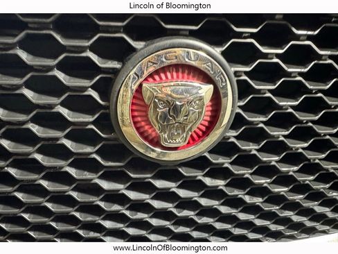 Used 2019 Jaguar F-PACE Prestige image 9