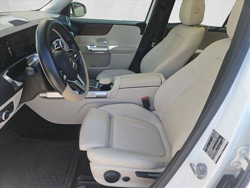 Used 2022 Mercedes-Benz GLB 250 4MATIC image 16