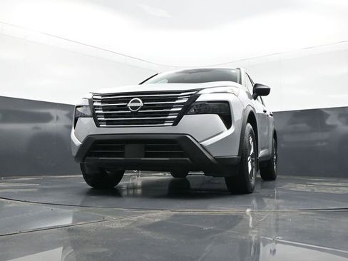 Used 2024 Nissan Rogue S AWD/4WD image 26
