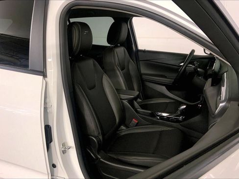 Used 2024 Buick Encore GX Sport Touring w/ Comfort Package FWD image 7