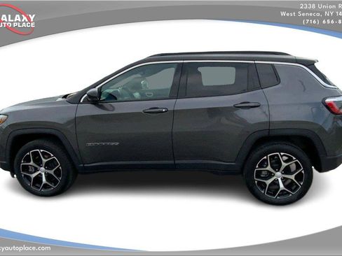 Used 2024 Jeep Compass Limited AWD/4WD image 8