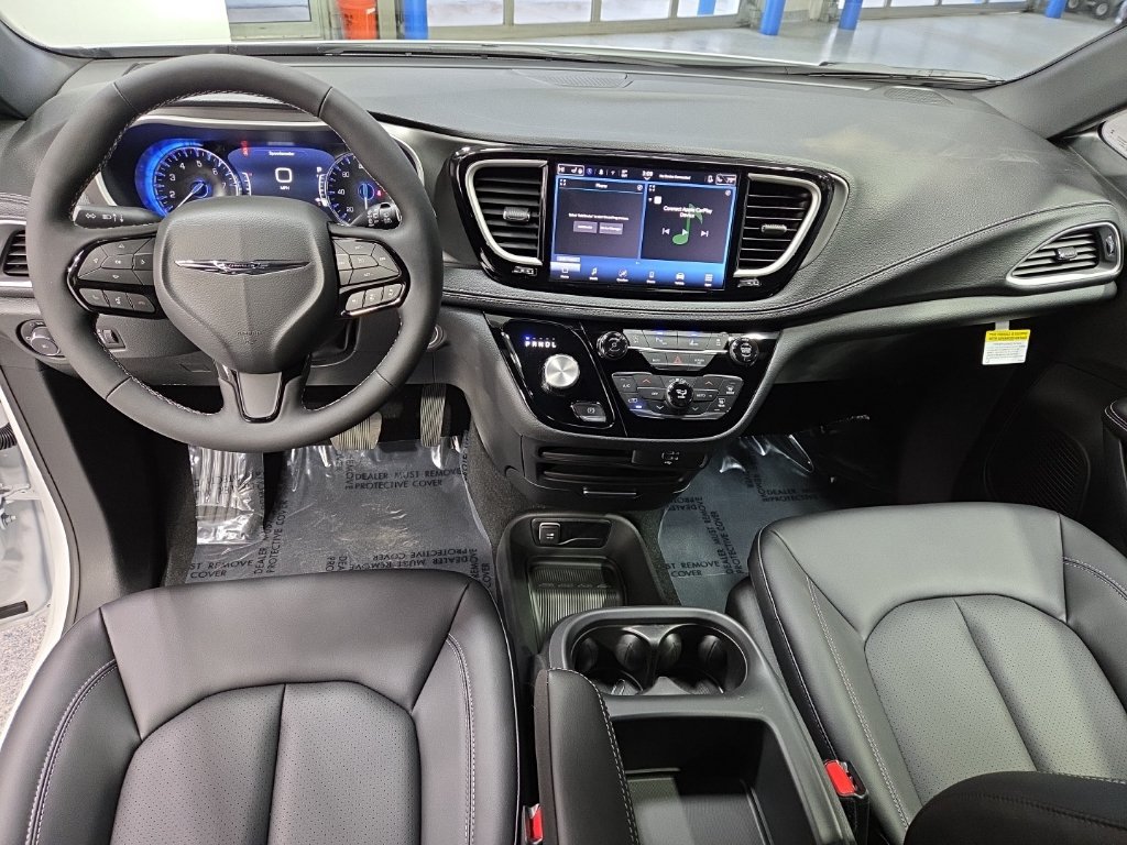 New 2026 Chrysler Pacifica Select w/ S Appearance Package FWD image 11