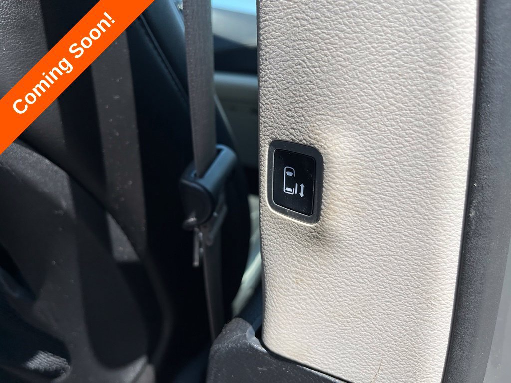 Used 2022 Chrysler Pacifica Limited FWD image 36