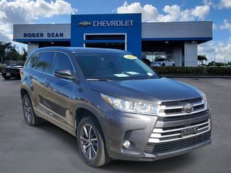 Used 2019 Toyota Highlander XLE video 1