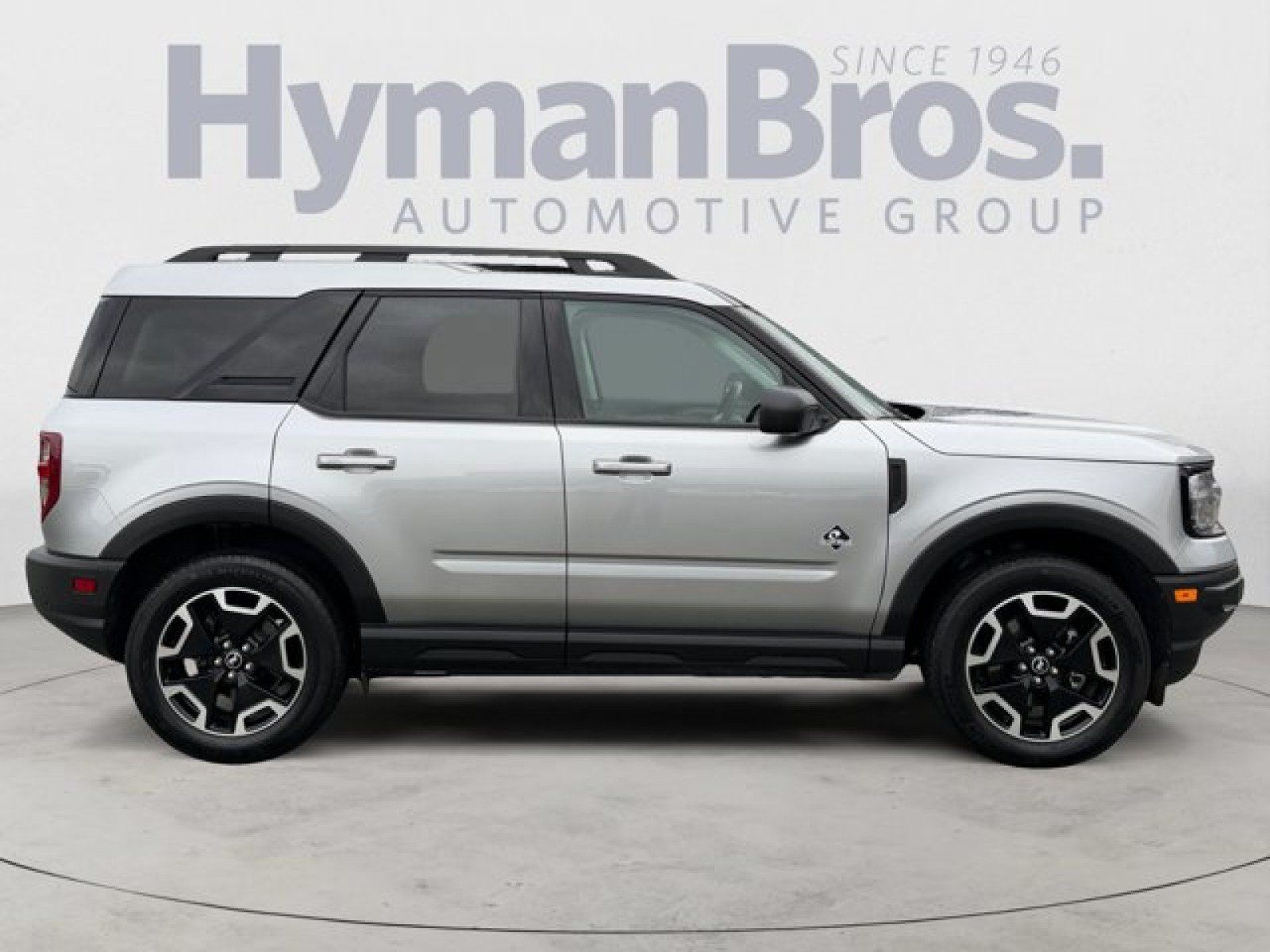 Used 2023 Ford Bronco Sport Outer Banks w/ Tech Package AWD/4WD image 2