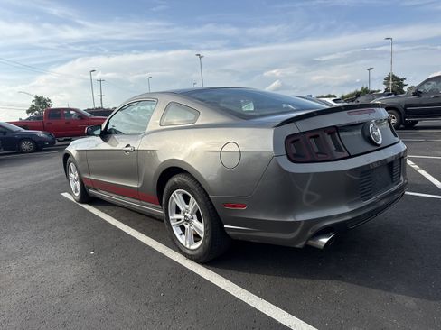 Used 2013 Ford Mustang Premium RWD image 2