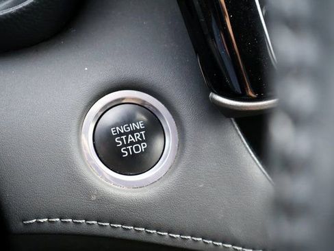 Used 2024 Toyota Highlander LE image 6